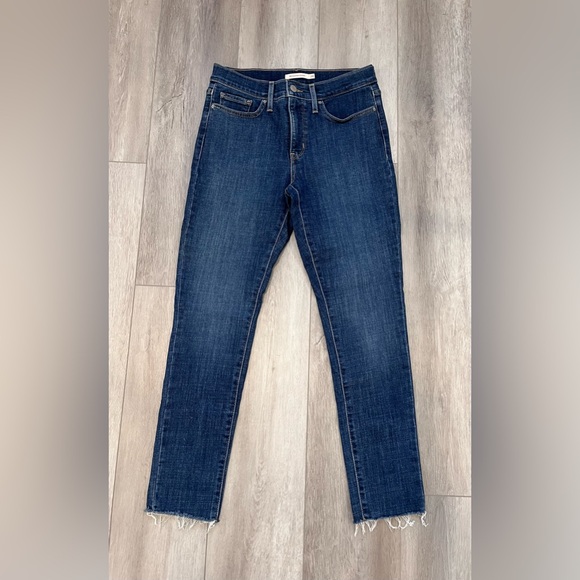 Levi’s 311 Shaping Skinny Jeans - Picture 3 of 5